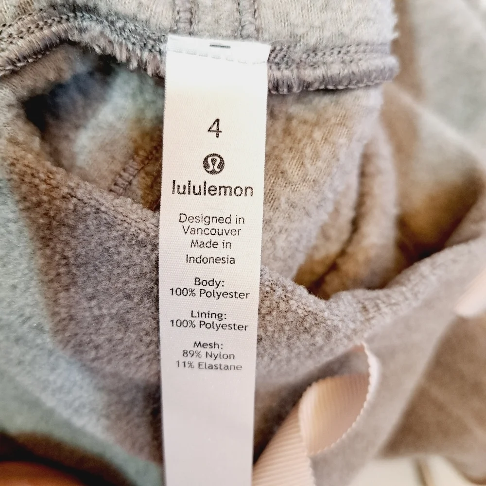 lululemon athletica excellent size